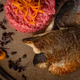 File de lup de mare cu risotto și sfeclă roșie 350 g